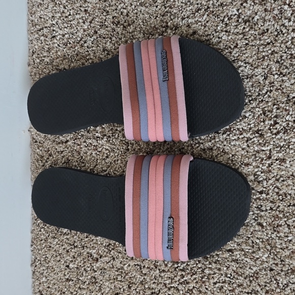 Havaianas Shoes - Havaianas sz 7/8 Sandals